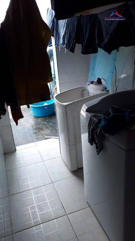Casa à venda com 4 quartos, 300m² - Foto 12