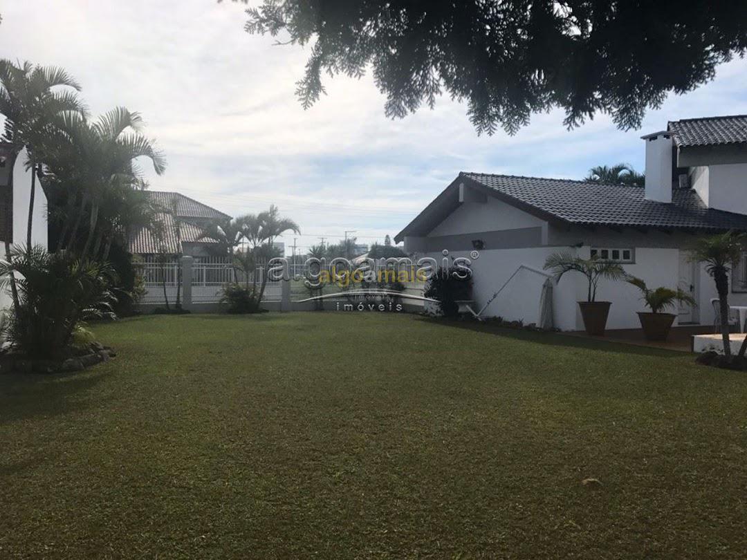 Casa à venda com 4 quartos, 30m² - Foto 7