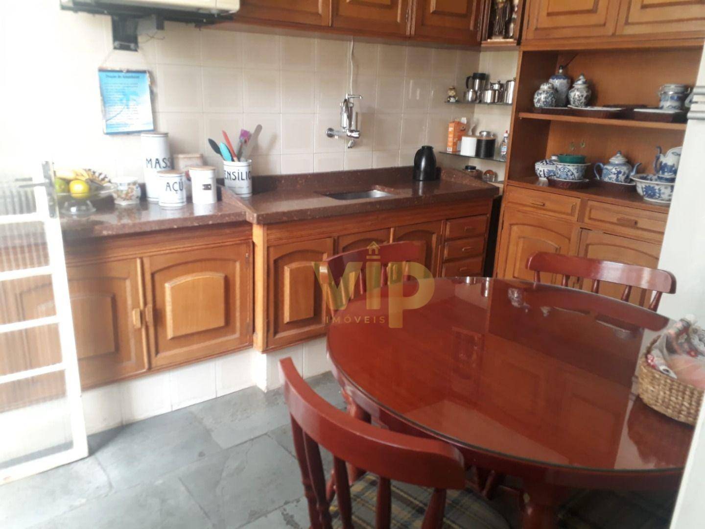 Casa à venda com 6 quartos, 199m² - Foto 18