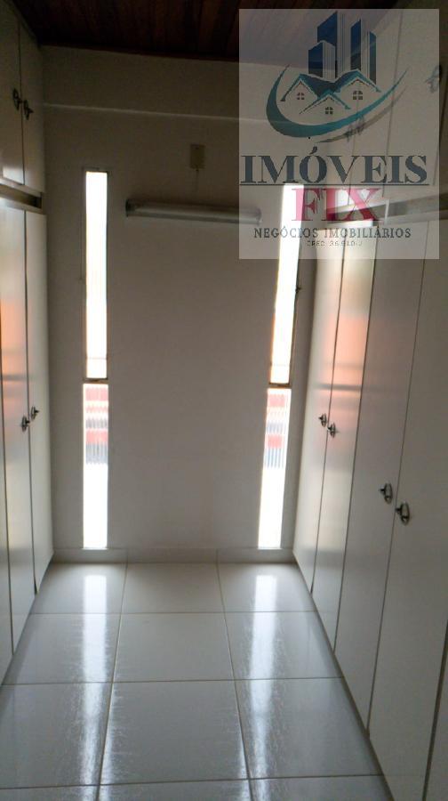 Casa à venda com 5 quartos, 322m² - Foto 19