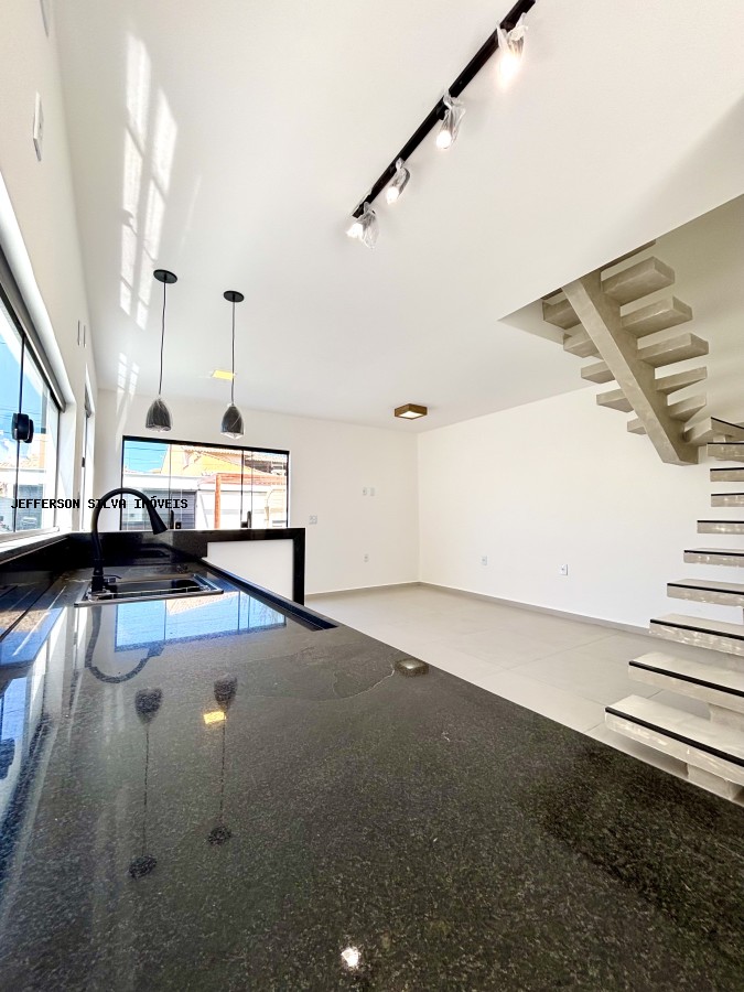 Casa à venda com 3 quartos, 82m² - Foto 9