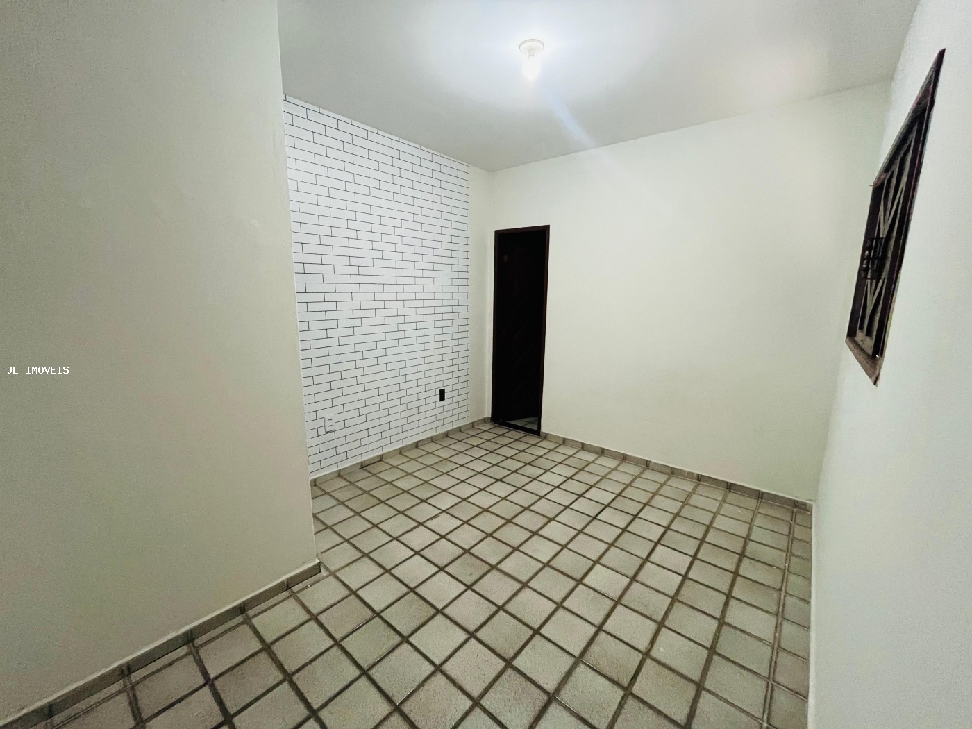 Casa à venda com 9 quartos, 180m² - Foto 6