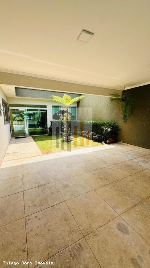 Casa à venda com 3 quartos, 250m² - Foto 4