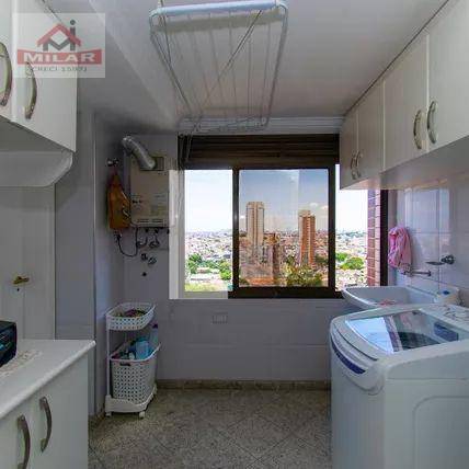 Apartamento para alugar com 3 quartos, 145m² - Foto 12