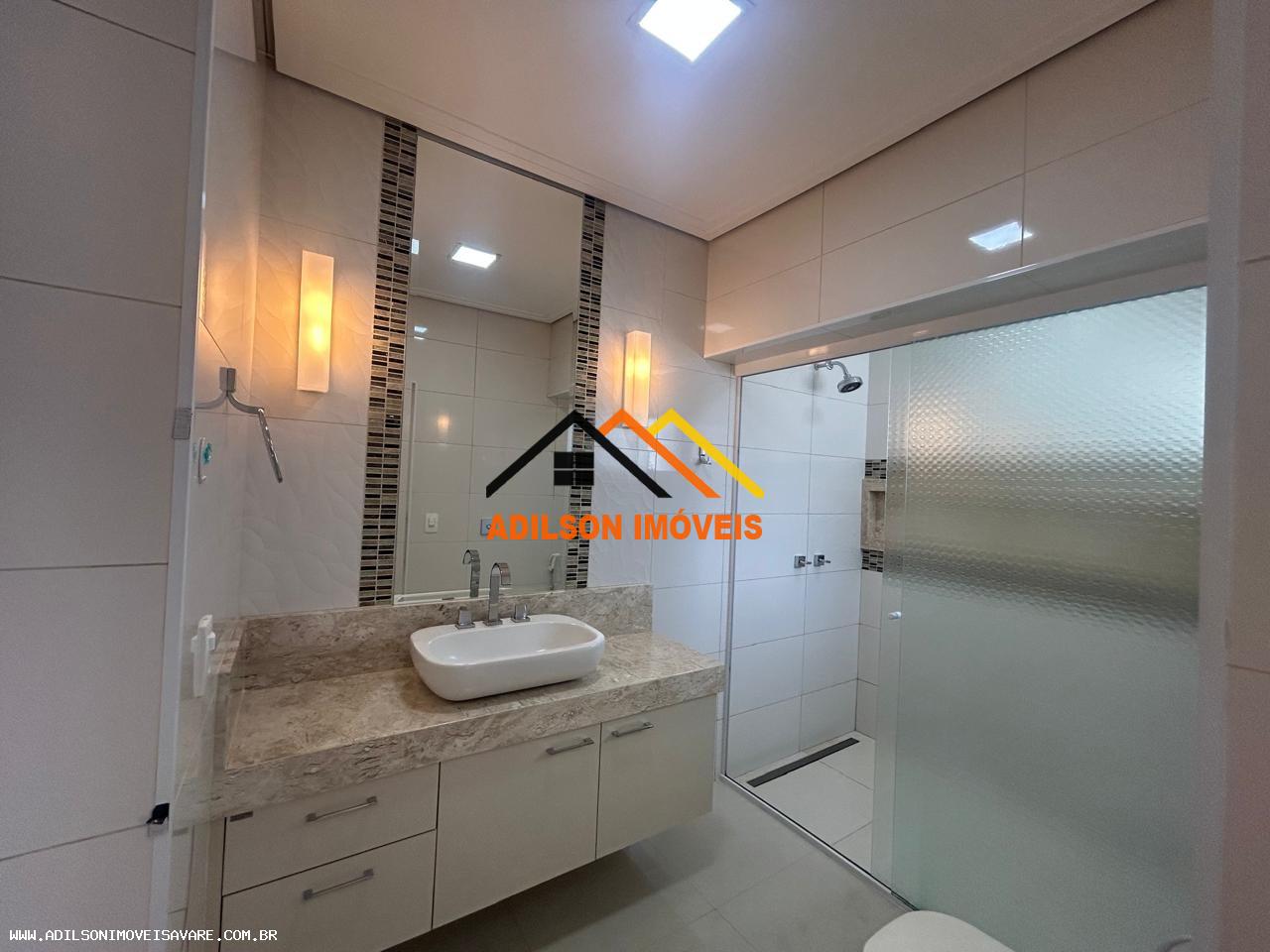 Casa à venda com 3 quartos, 211m² - Foto 14
