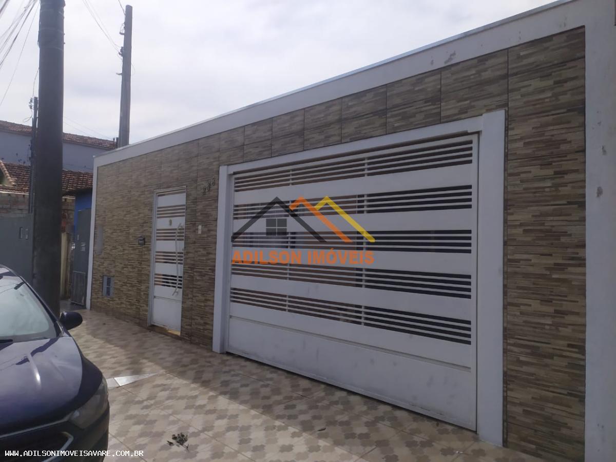 Casa à venda com 3 quartos, 178m² - Foto 1