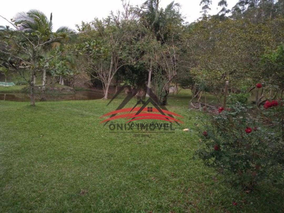 Sítio à venda com 3 quartos, 5m² - Foto 22