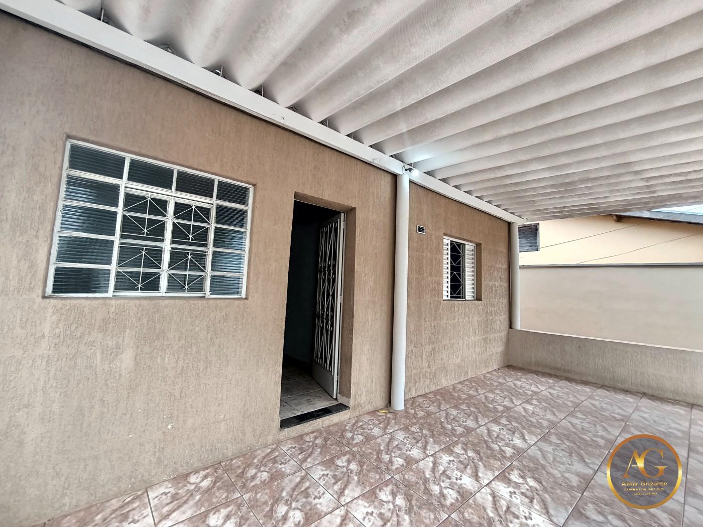 Casa à venda com 3 quartos, 112m² - Foto 1