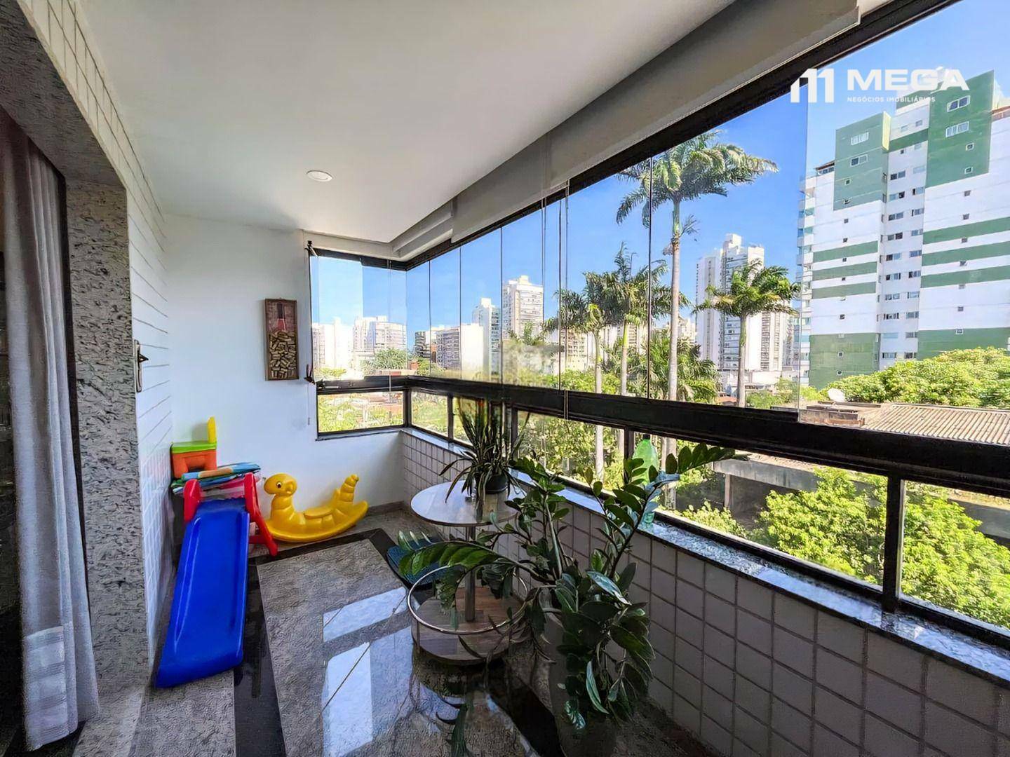 Apartamento à venda com 3 quartos, 180m² - Foto 2