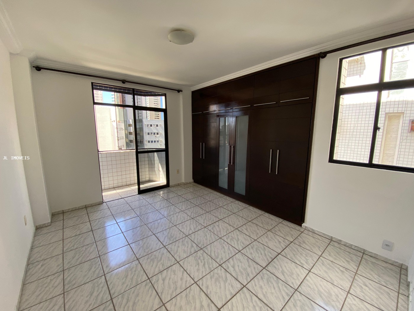 Apartamento à venda com 3 quartos, 200m² - Foto 6