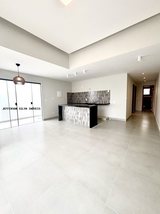 Casa à venda com 2 quartos, 70m² - Foto 5