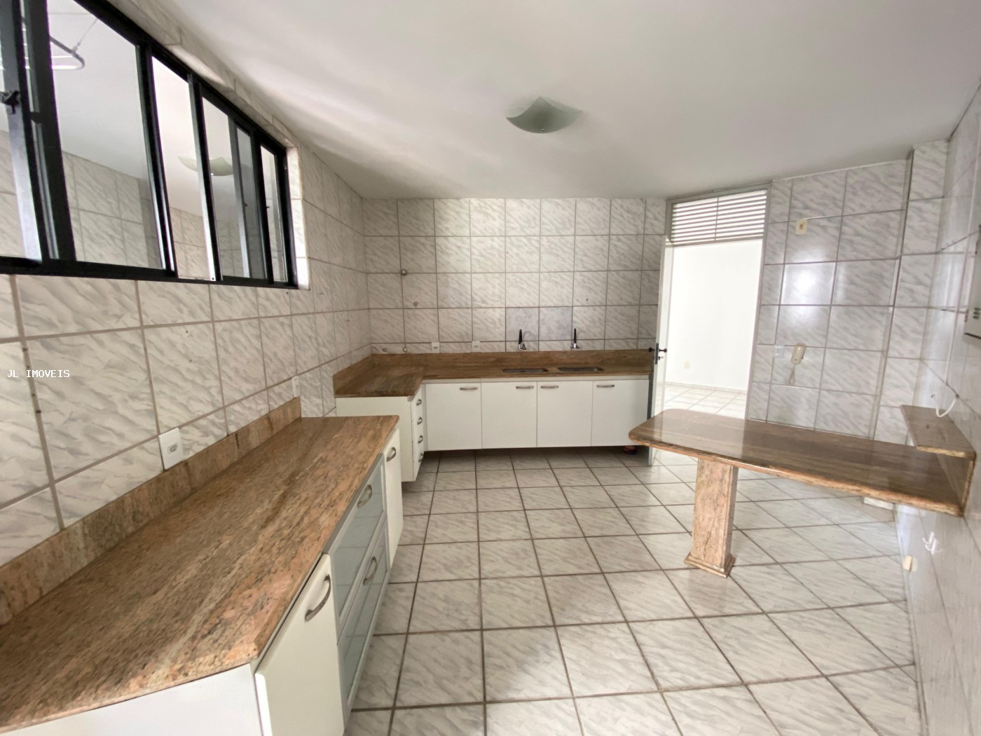 Apartamento à venda com 3 quartos, 200m² - Foto 14