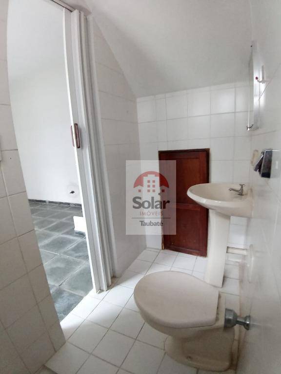 Casa para alugar com 4 quartos, 221m² - Foto 19