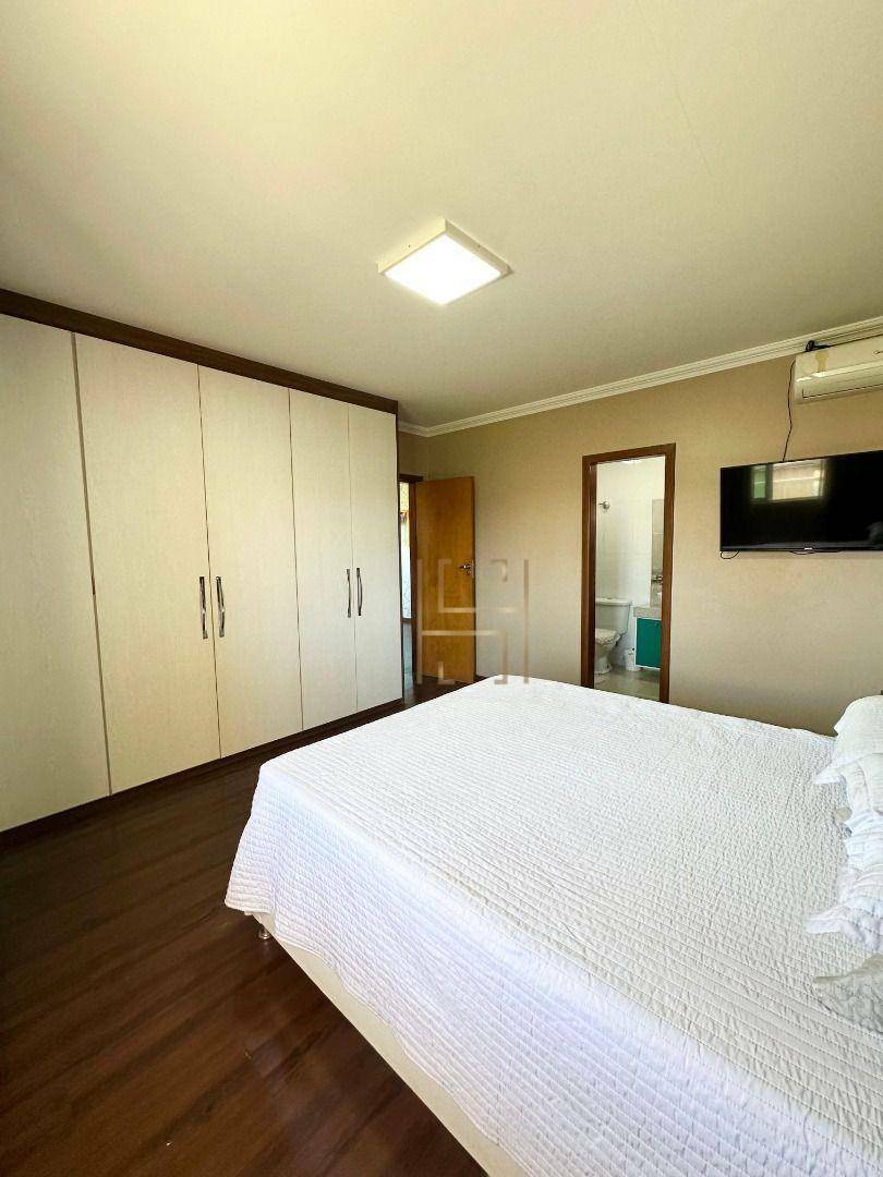 Casa à venda com 3 quartos, 200m² - Foto 17