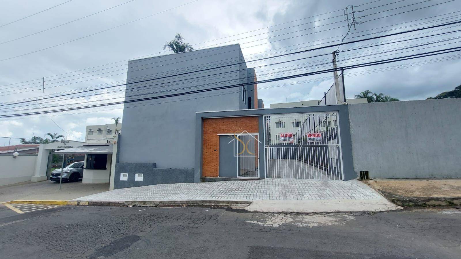Casa à venda e aluguel com 3 quartos, 105m² - Foto 1