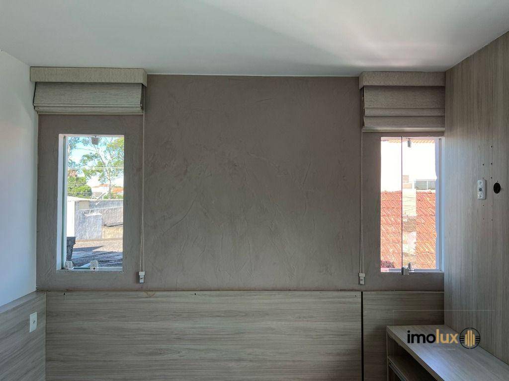 Casa à venda com 3 quartos, 180m² - Foto 2
