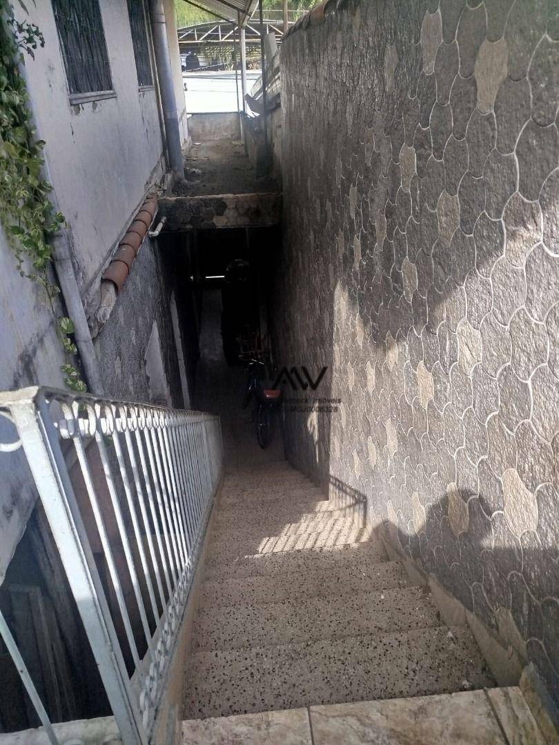 Casa à venda com 5 quartos, 350m² - Foto 2