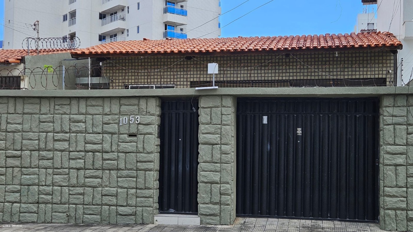 Casa à venda com 3 quartos, 263m² - Foto 2