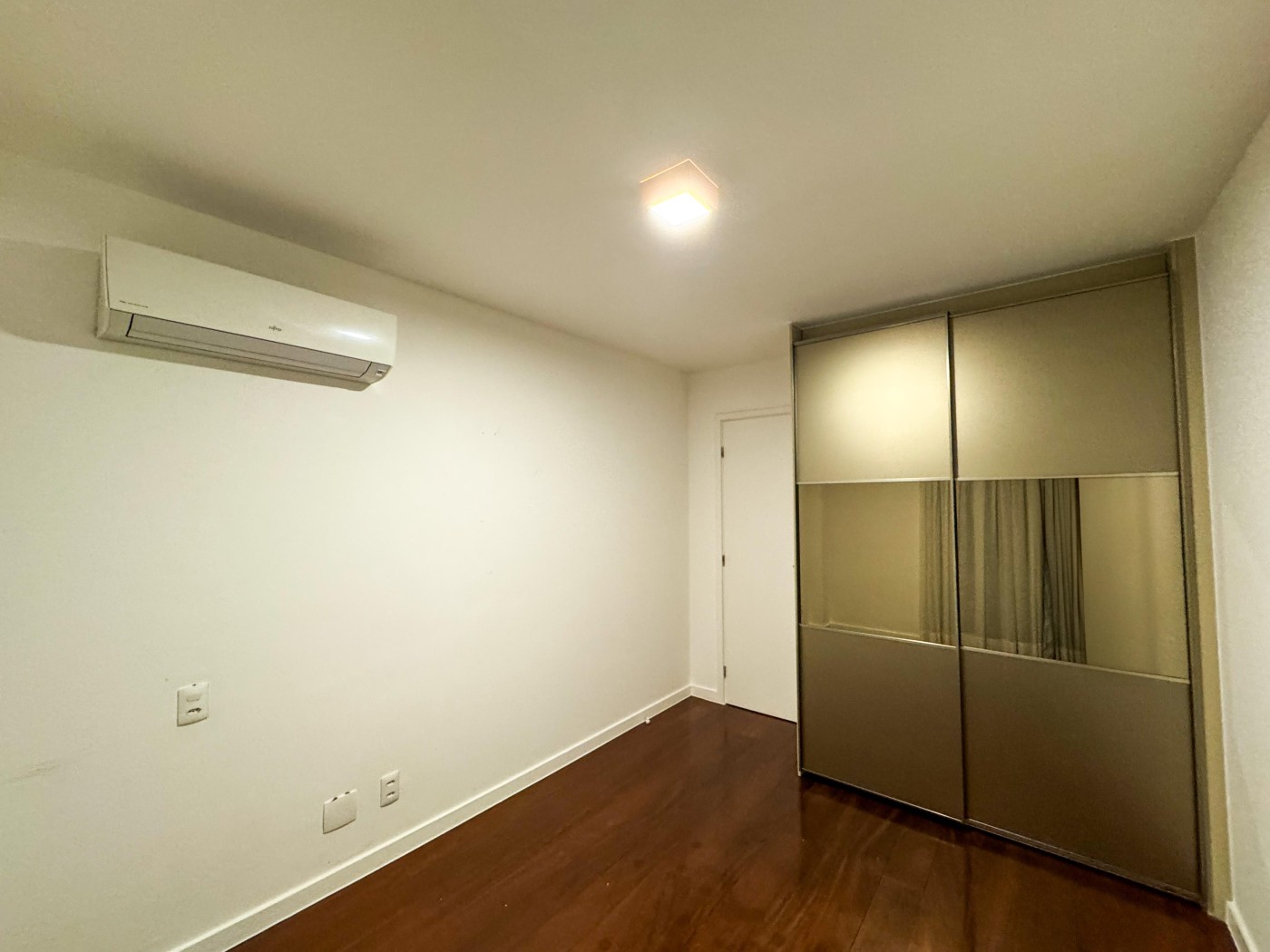 Apartamento à venda com 3 quartos, 199m² - Foto 32