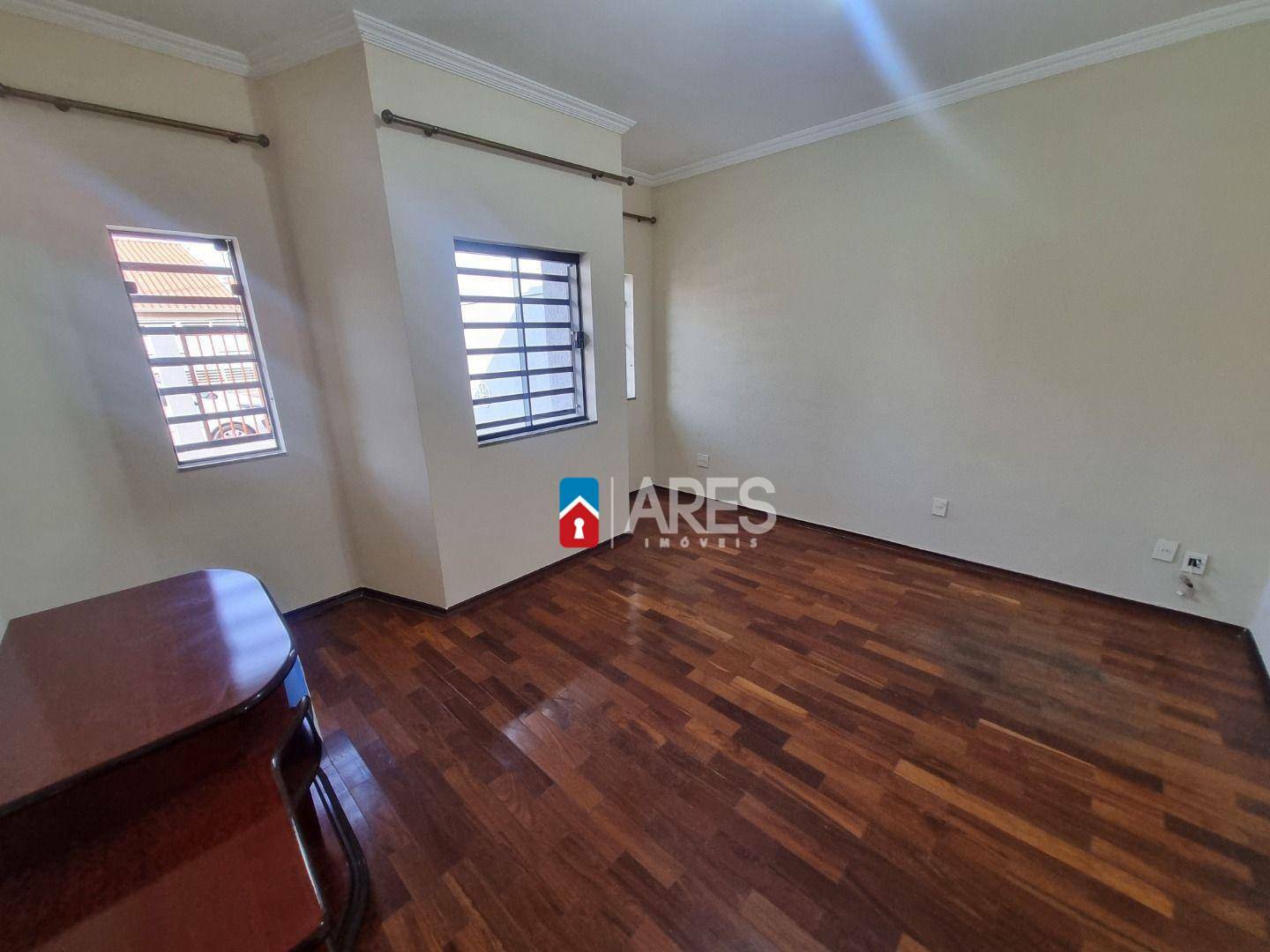Casa para alugar com 3 quartos, 190m² - Foto 5