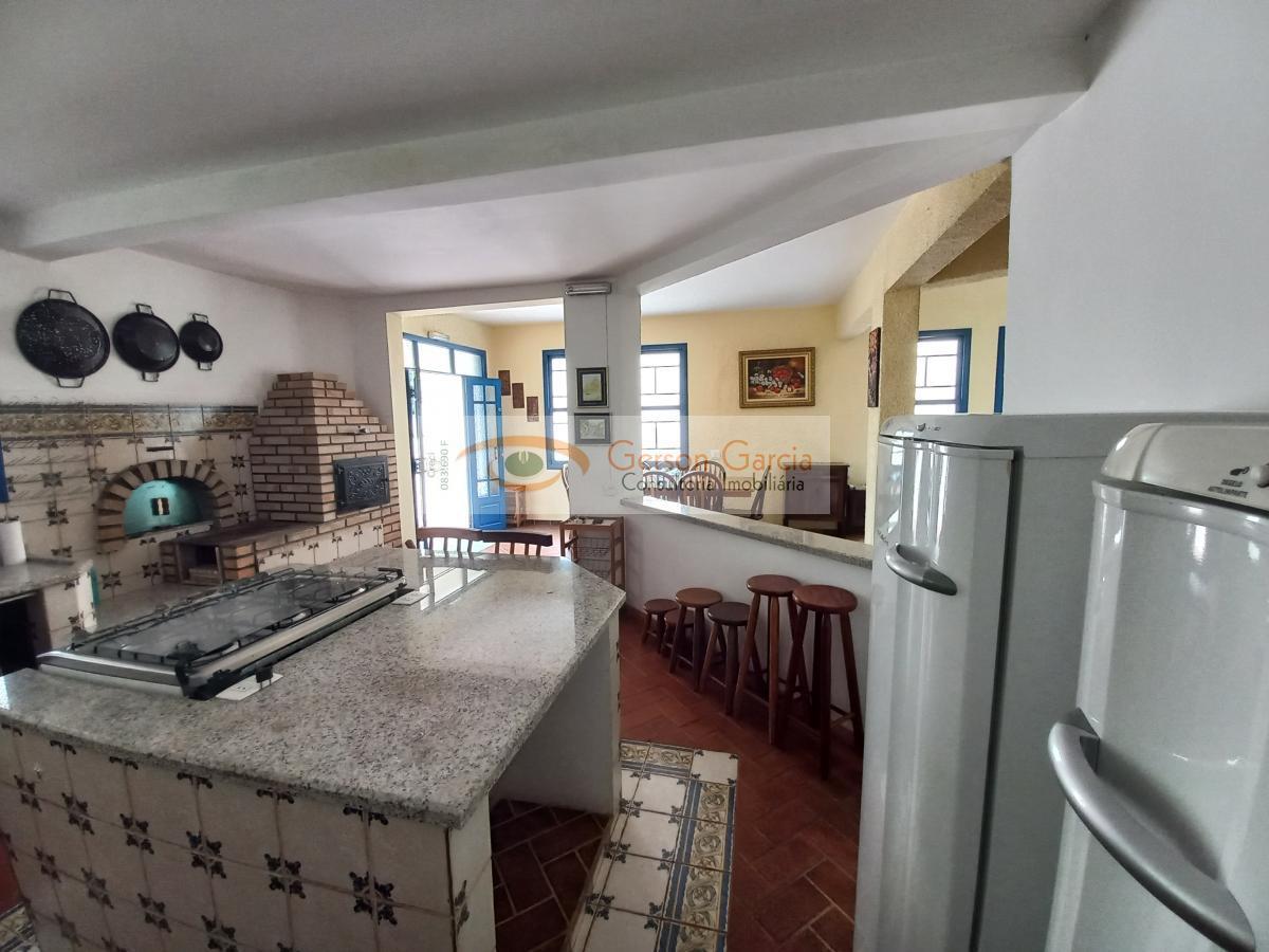 Casa de Condomínio para alugar com 3 quartos, 250m² - Foto 12