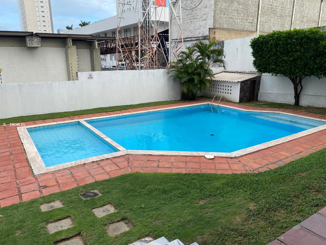 Apartamento à venda com 3 quartos, 107m² - Foto 3