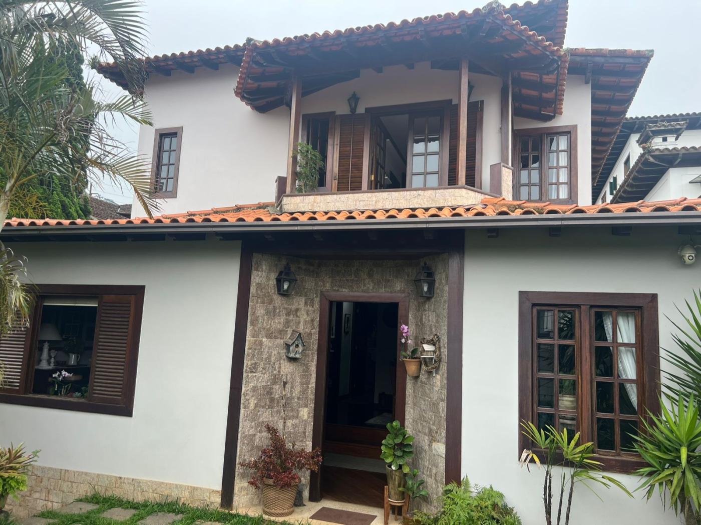 Casa à venda com 2 quartos, 210m² - Foto 1
