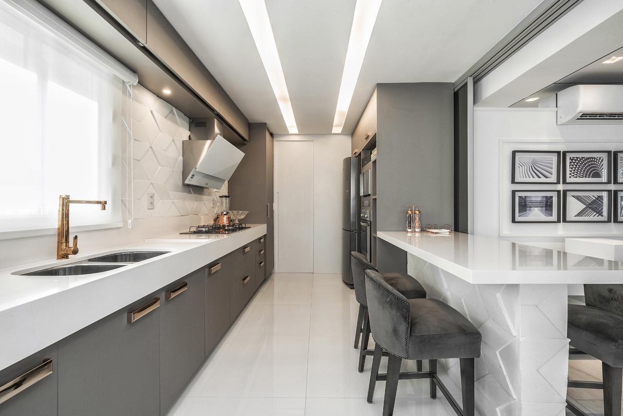 Apartamento à venda com 4 quartos, 228m² - Foto 4