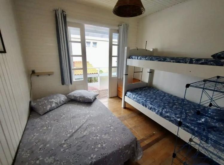 Casa à venda com 5 quartos, 200m² - Foto 32