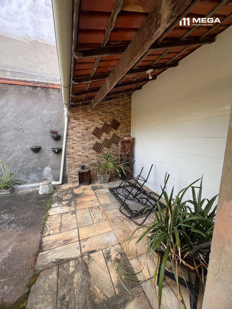 Casa à venda com 3 quartos, 349m² - Foto 17
