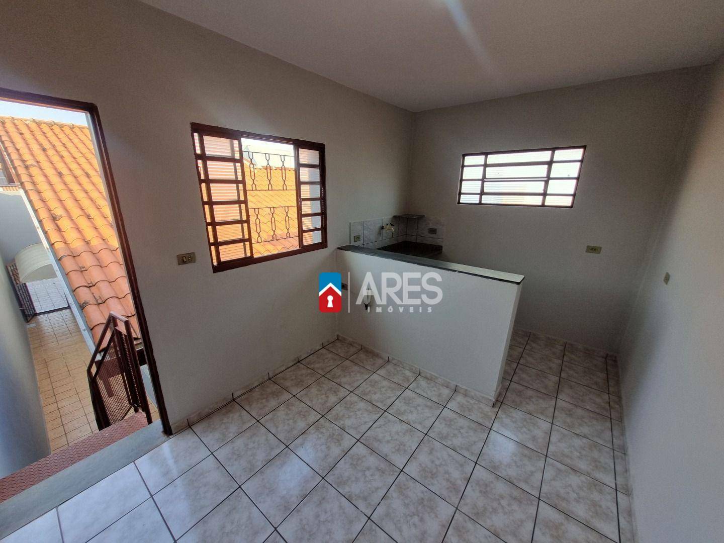 Casa para alugar com 3 quartos, 190m² - Foto 32