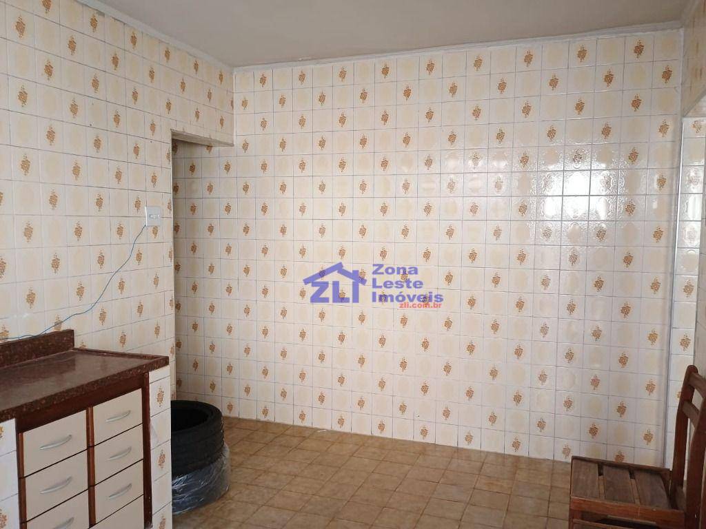 Casa para alugar com 2 quartos, 80m² - Foto 2