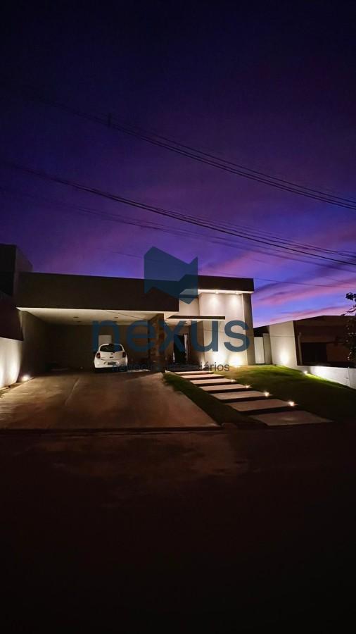 Casa à venda com 3 quartos, 450m² - Foto 1