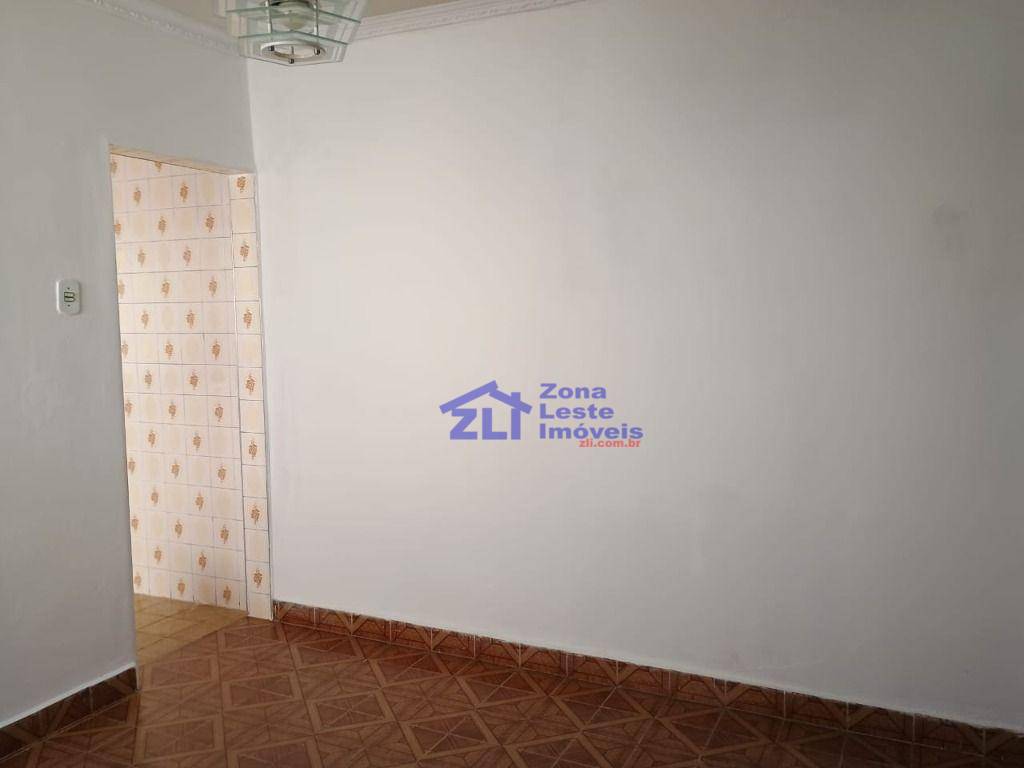 Casa para alugar com 2 quartos, 80m² - Foto 5