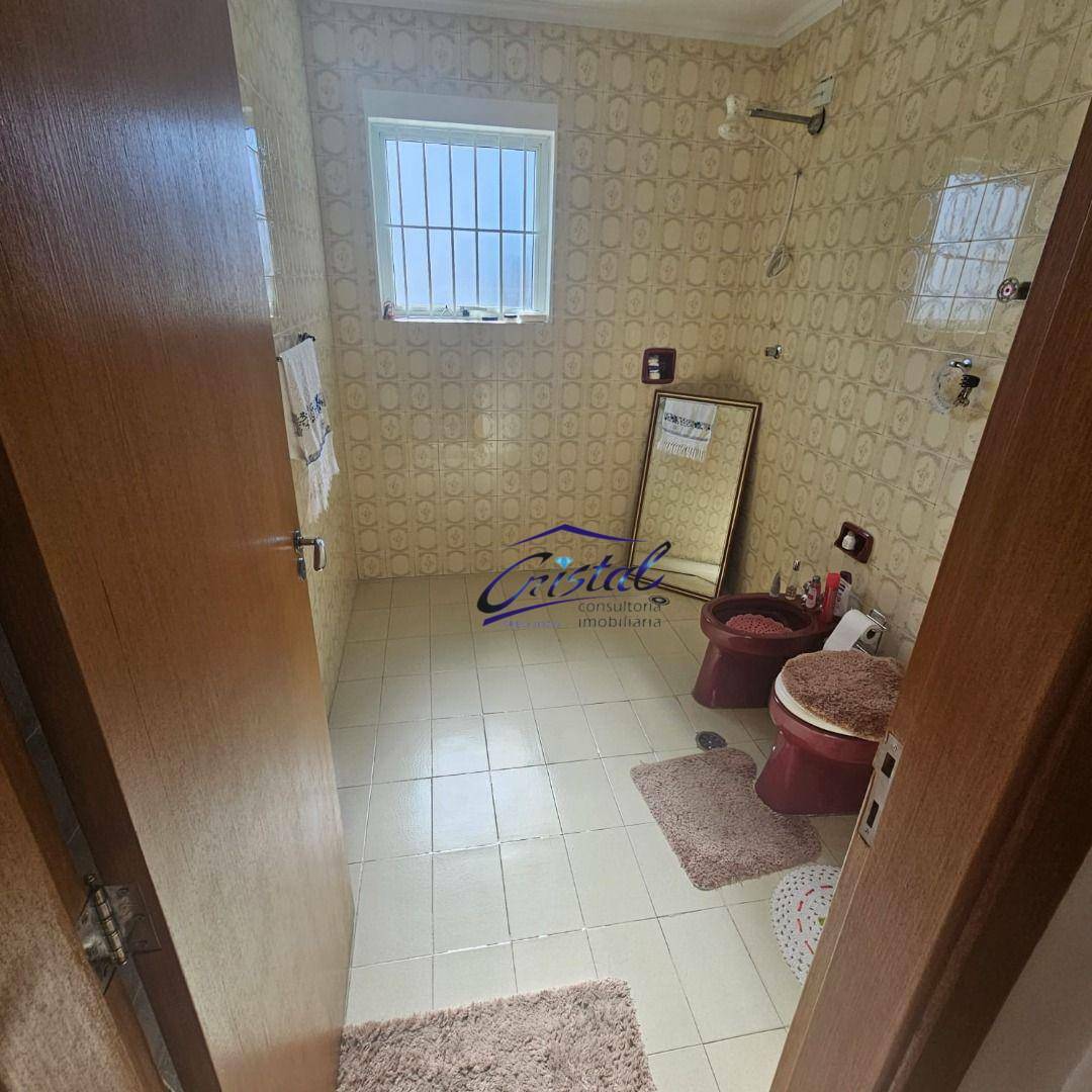 Casa para alugar com 4 quartos, 180m² - Foto 31