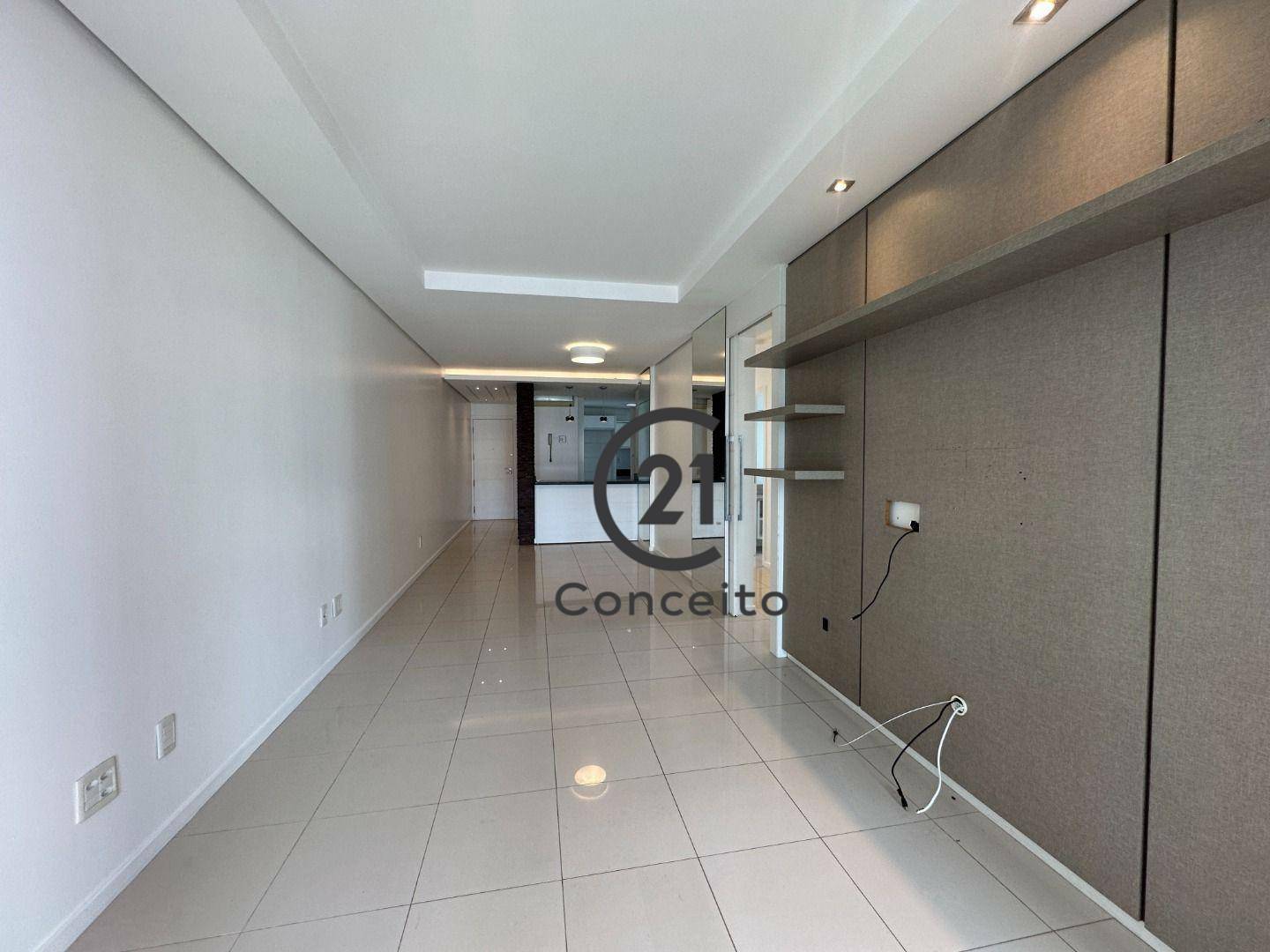 Apartamento para alugar com 3 quartos, 108m² - Foto 2