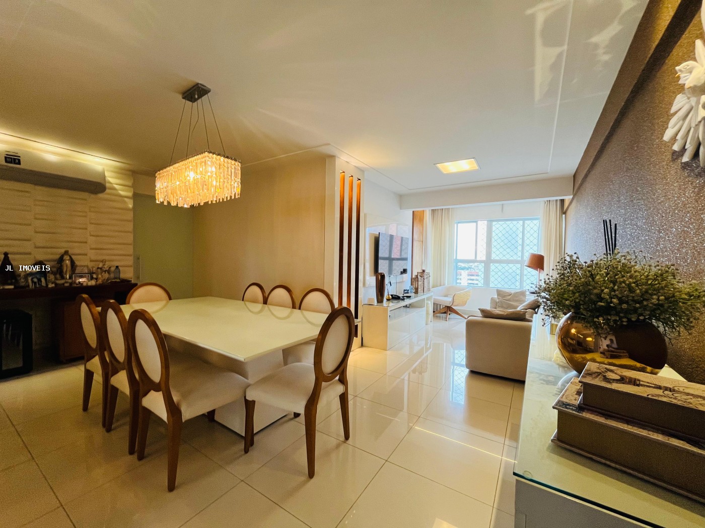 Apartamento à venda com 3 quartos, 113m² - Foto 1