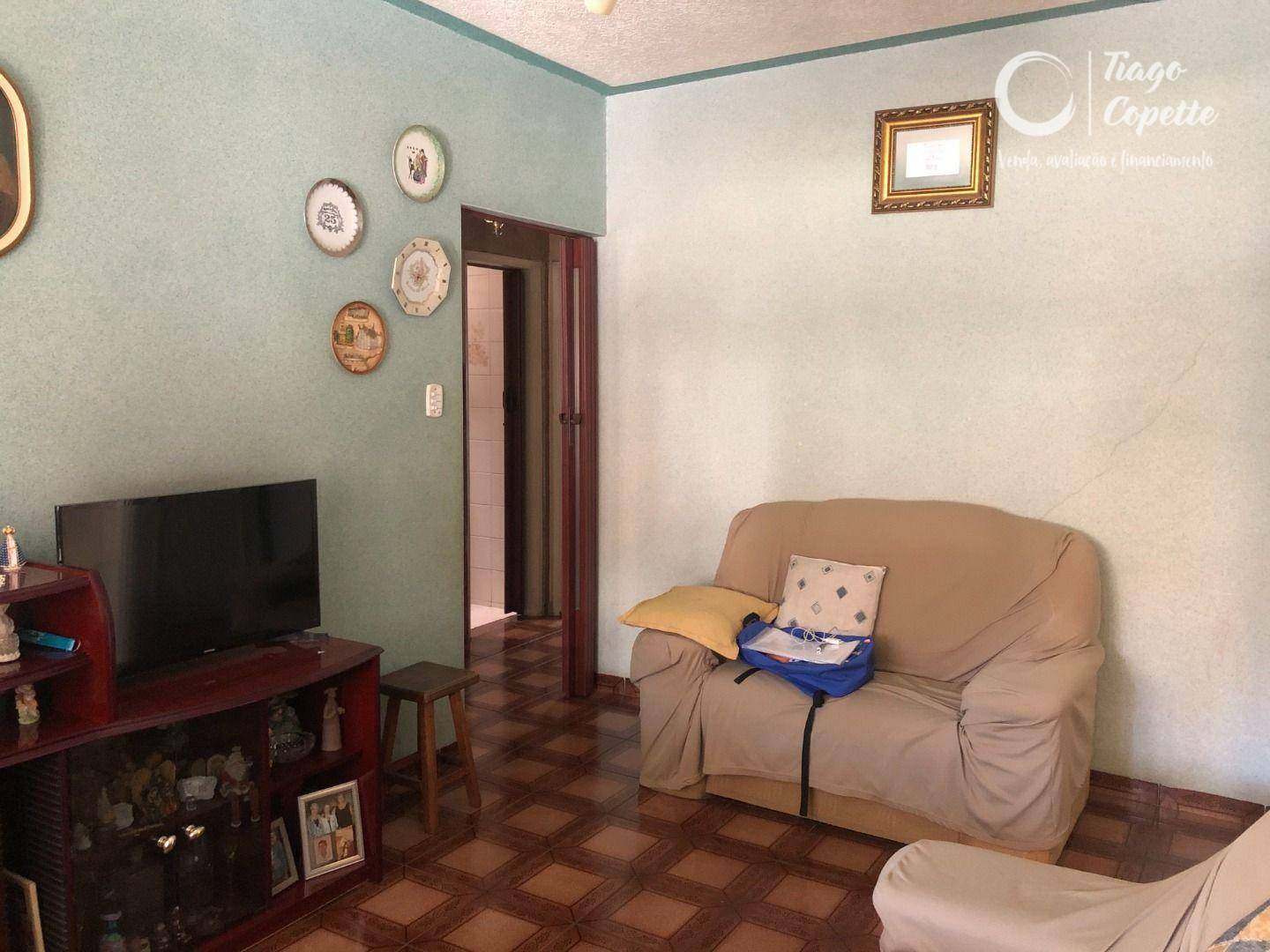 Casa à venda com 4 quartos, 242m² - Foto 2