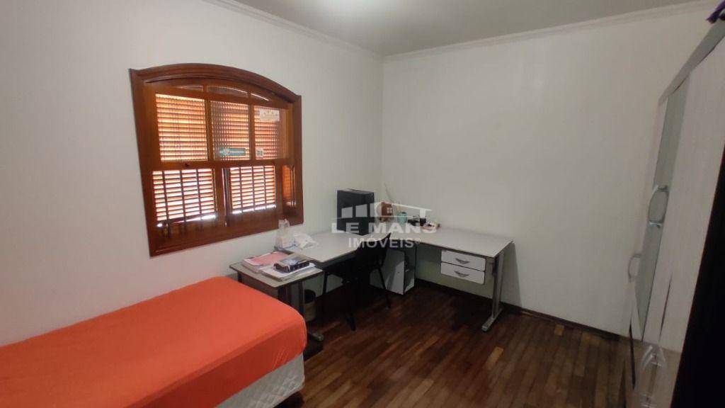 Casa à venda com 4 quartos, 196m² - Foto 13