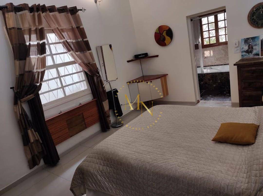Casa para alugar com 4 quartos, 212m² - Foto 4