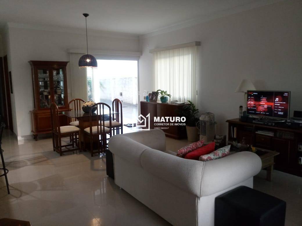 Casa à venda com 3 quartos, 195m² - Foto 14