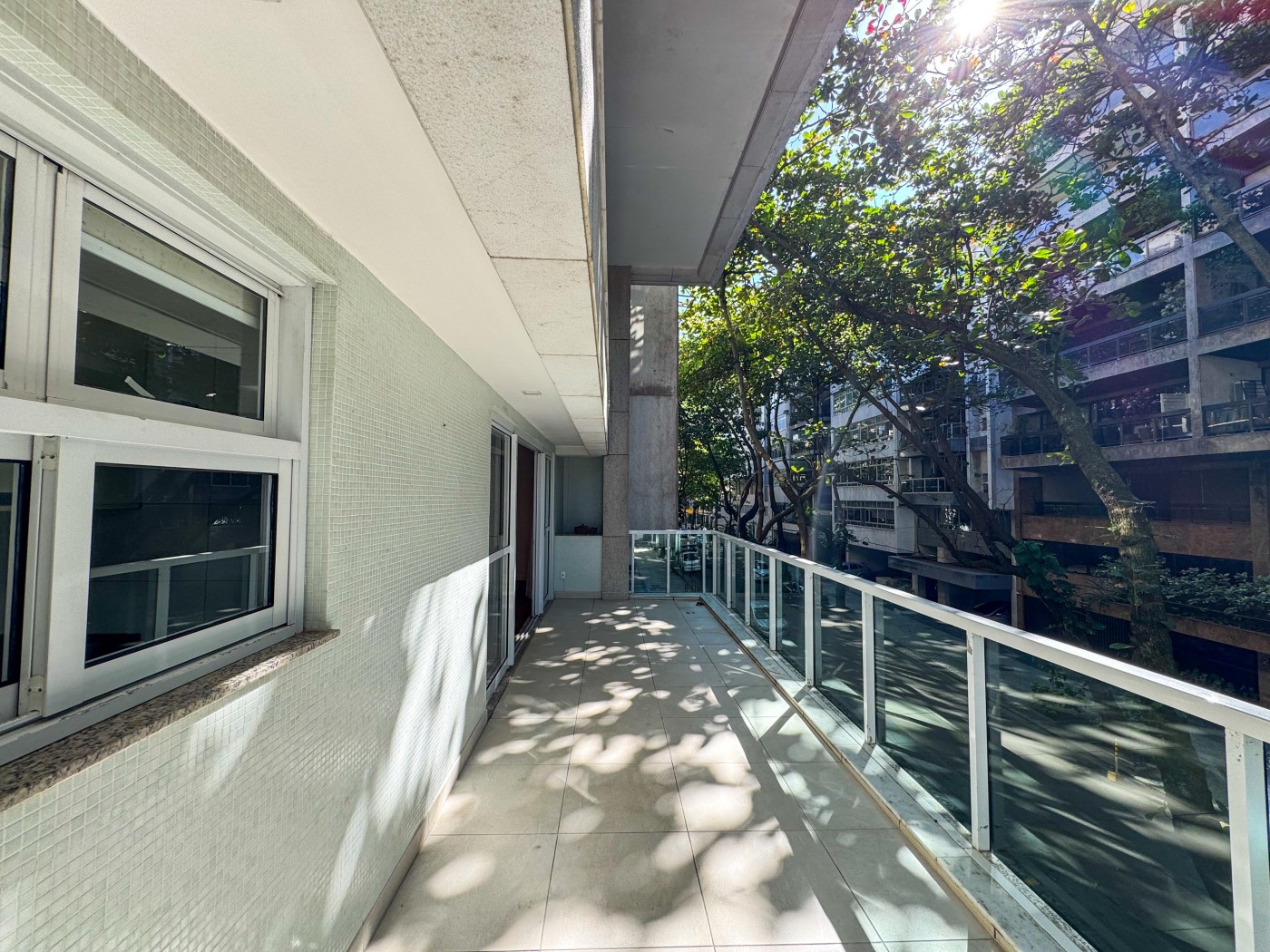 Apartamento à venda com 3 quartos, 199m² - Foto 7