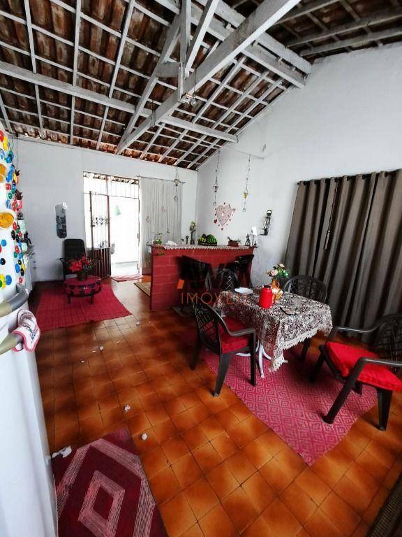 Casa à venda com 2 quartos, 300m² - Foto 6