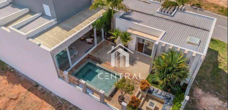 Casa à venda e aluguel com 4 quartos, 403m² - Foto 1