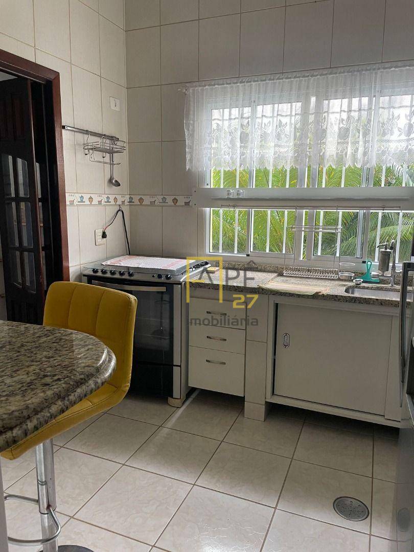 Casa à venda e aluguel com 4 quartos, 200m² - Foto 30