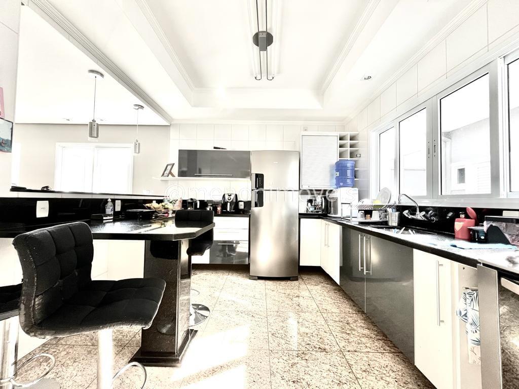 Casa à venda com 3 quartos, 360m² - Foto 7