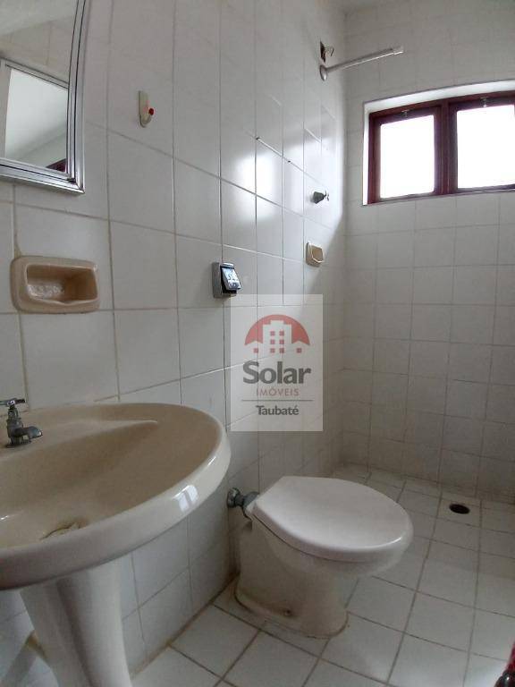 Casa para alugar com 4 quartos, 221m² - Foto 18