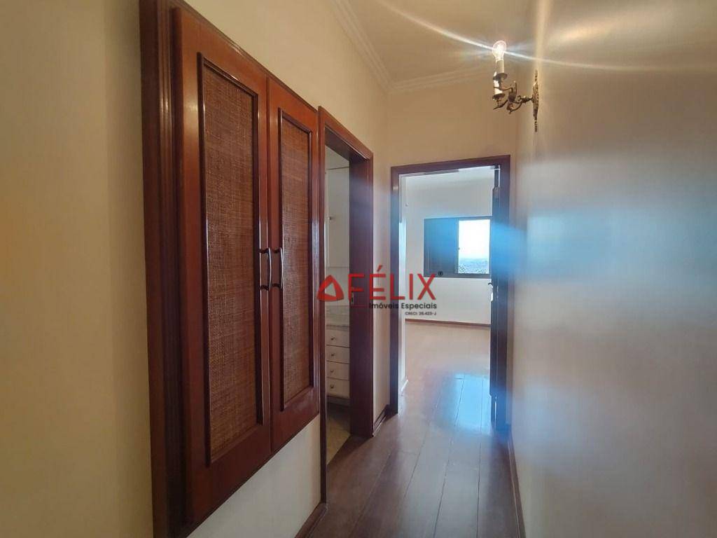 Apartamento para alugar com 4 quartos, 256m² - Foto 17