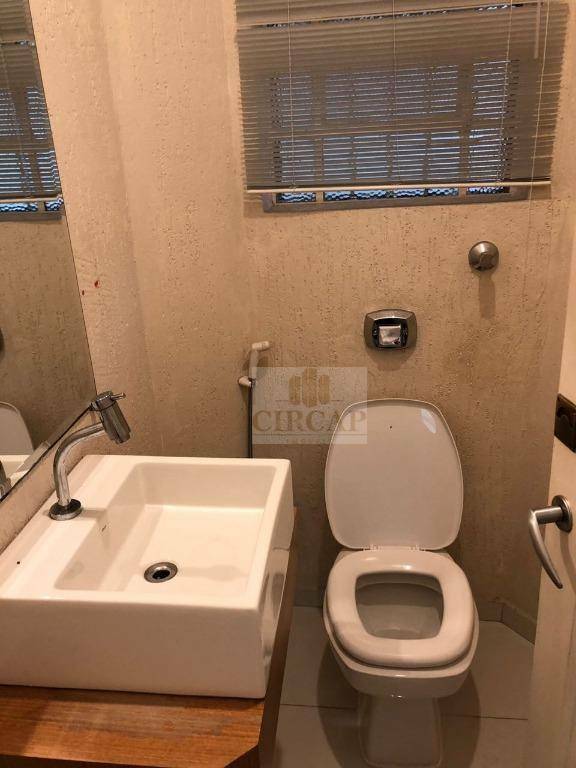 Casa para alugar com 4 quartos, 450m² - Foto 16