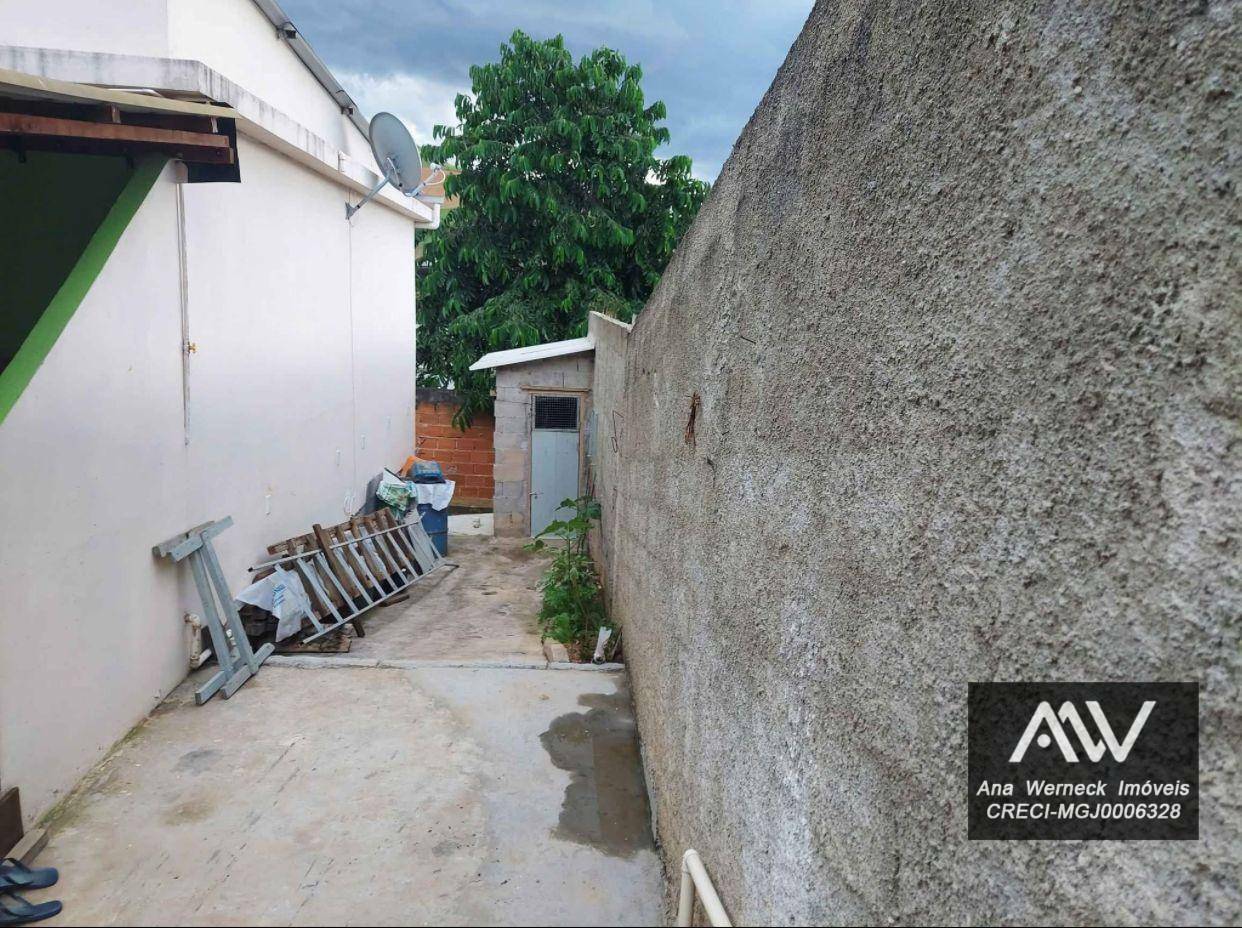 Casa à venda com 2 quartos, 72m² - Foto 12